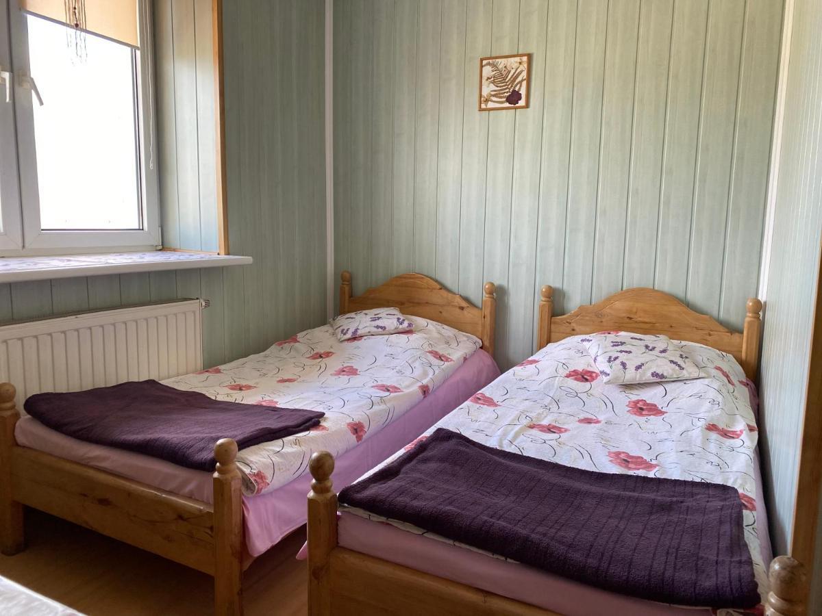 Osrodek Jezdziecki Bronkow Bed & Breakfast Exterior photo